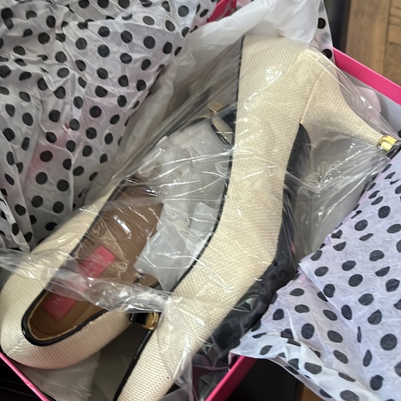 Isaac Mizrahi light natural texture is Janis - Picture 7 of 9